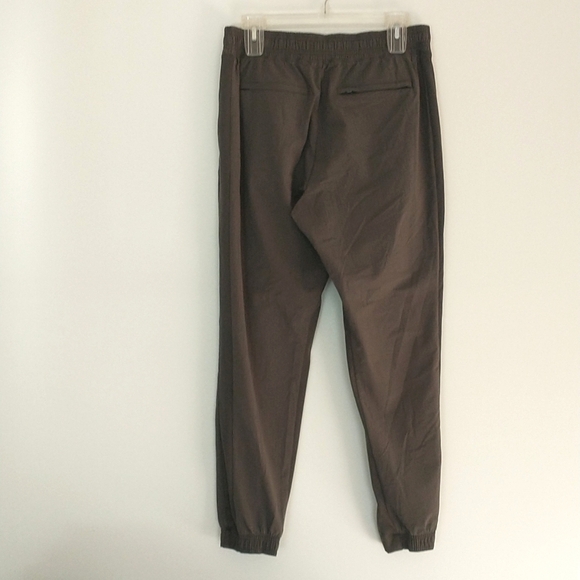 ATHLETA Textured Brooklyn Jogger Mountain Olive Size 10 - Picture 3 of 10